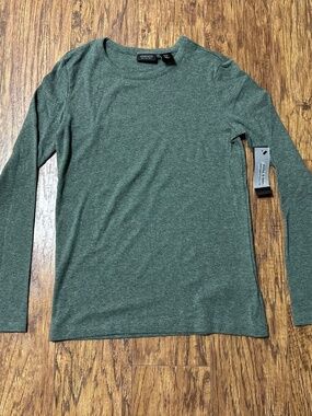 Jones & Co. Women's Long Sleeve Shirt Soft Sage Green Size NWT